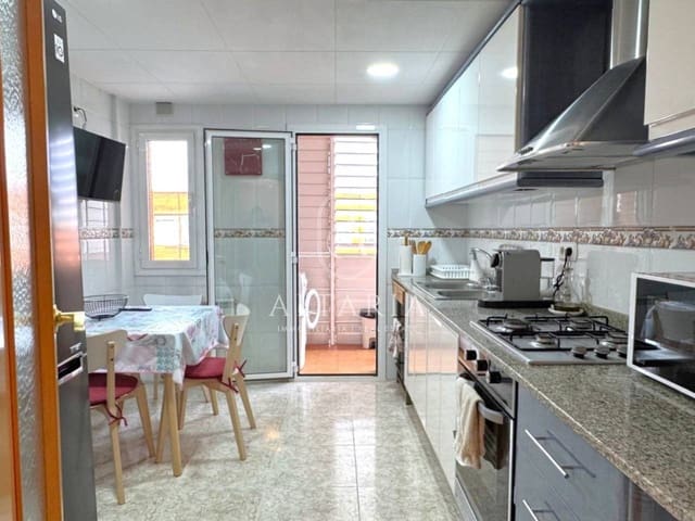 3 quarto Apartamento para venda em Malgrat de Mar com piscina - 250 000 € (Ref: 9964563)