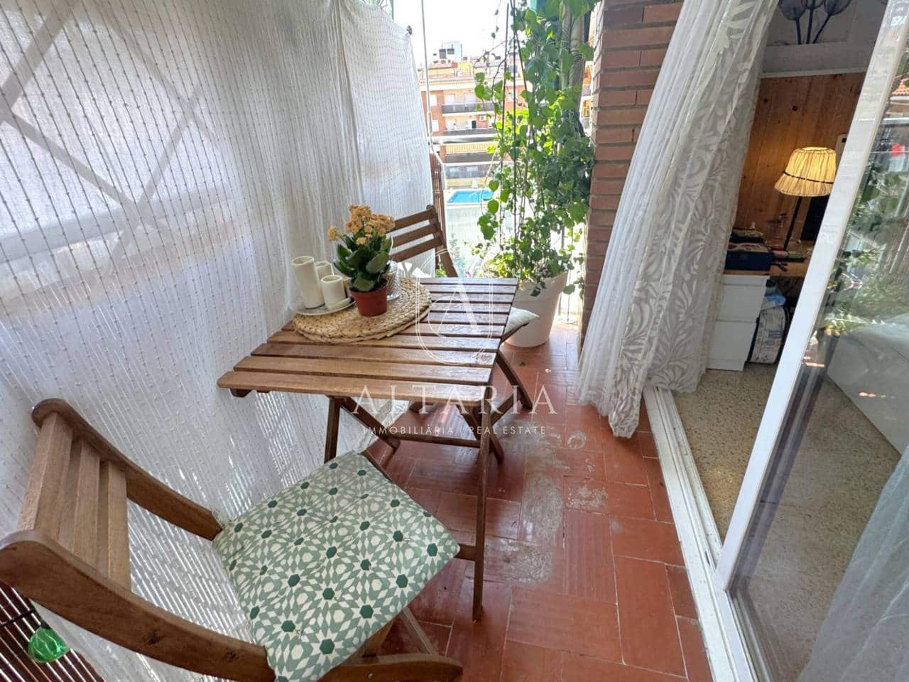 3 bedroom Apartment for sale in Pineda de Mar - € 212,000 (Ref: 9984164)