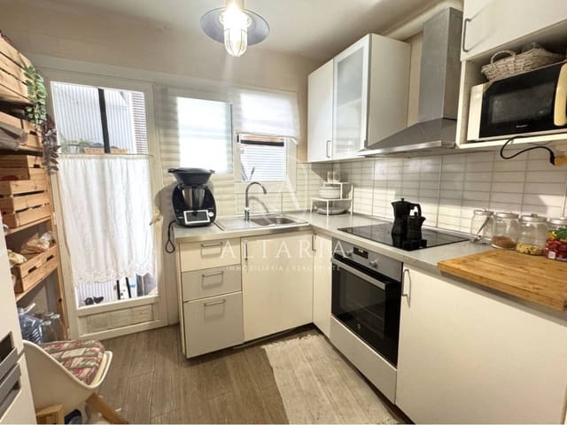 3 bedroom Apartment for sale in Pineda de Mar - € 212,000 (Ref: 9984164)