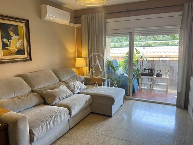 3 bedroom Apartment for sale in Pineda de Mar - € 212,000 (Ref: 9984164)