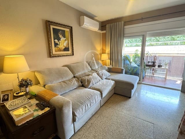 3 bedroom Apartment for sale in Pineda de Mar - € 212,000 (Ref: 9984164)