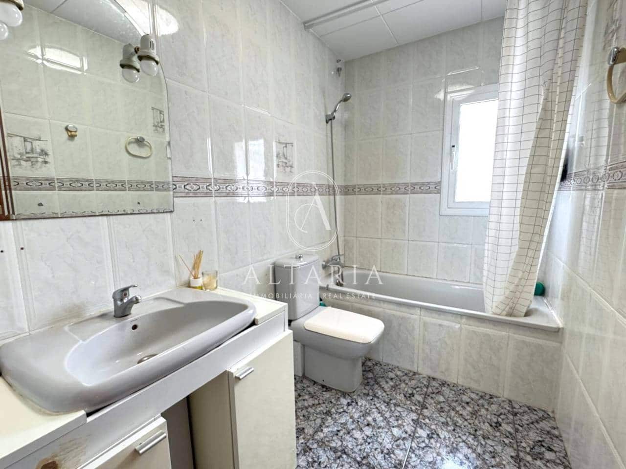 5 Zimmer Villa zu verkaufen in Lloret de Mar mit Pool - 375.000 € (Ref: 9999485)