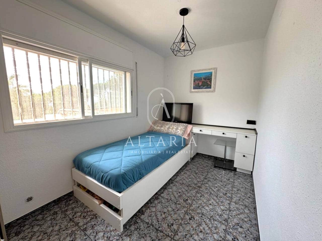 5 Zimmer Villa zu verkaufen in Lloret de Mar mit Pool - 375.000 € (Ref: 9999485)