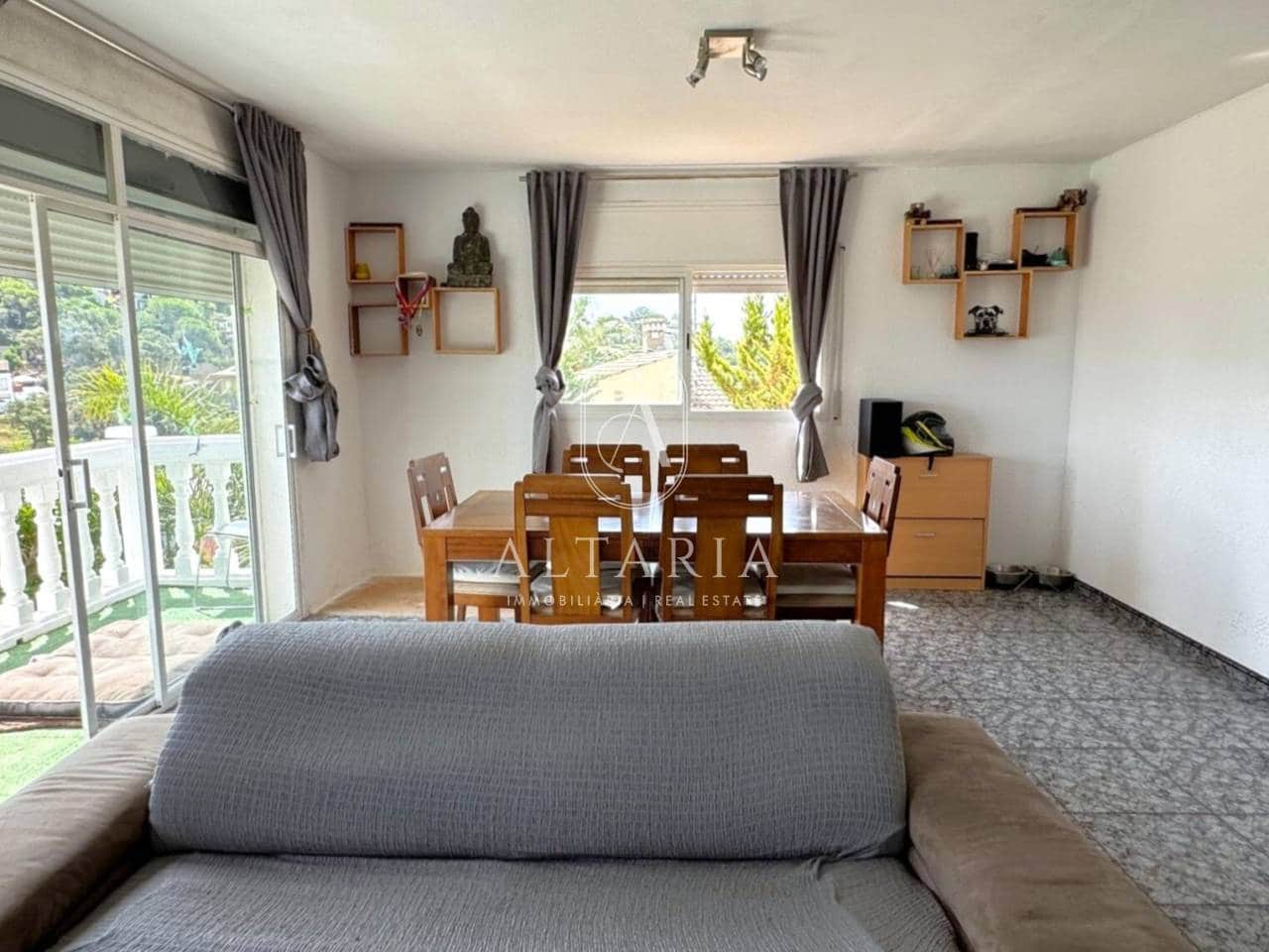 5 Zimmer Villa zu verkaufen in Lloret de Mar mit Pool - 375.000 € (Ref: 9999485)