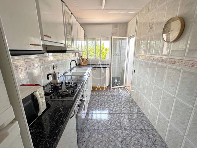 Chalet de 5 habitaciones en Lloret de Mar en venta con piscina - 375.000 € (Ref: 9999485)
