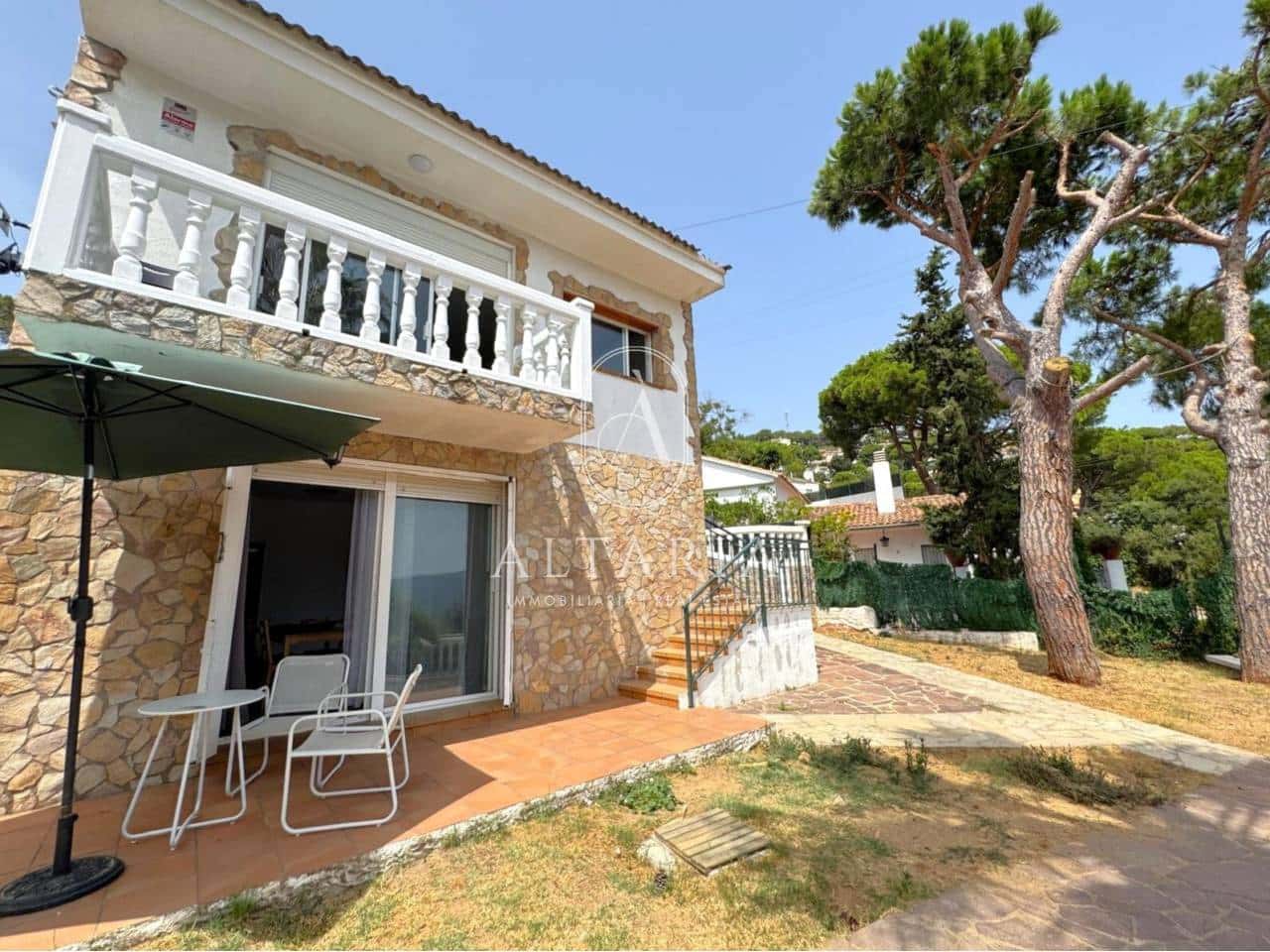 5 Zimmer Villa zu verkaufen in Lloret de Mar mit Pool - 375.000 € (Ref: 9999485)