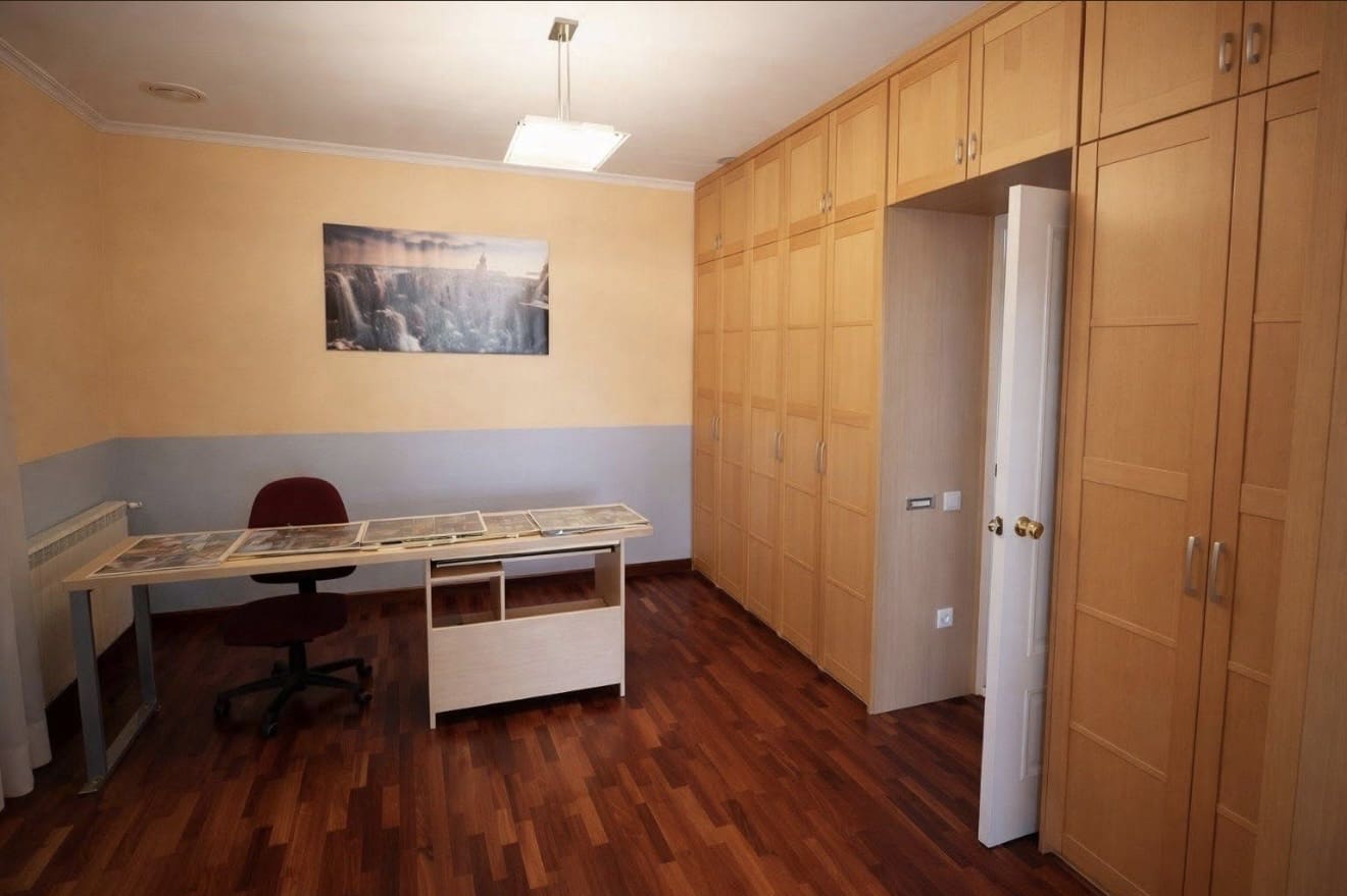 6 makuuhuone Huvila myytävänä paikassa Riba-roja de Turia mukana uima-altaan 
autotalli - 600 000 € (Ref: 9665470)