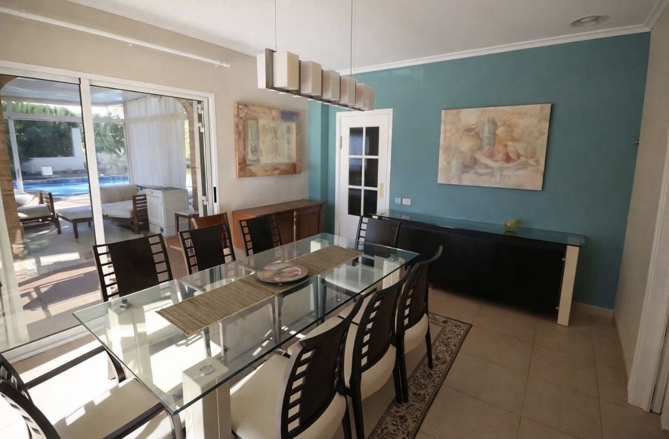 6 makuuhuone Huvila myytävänä paikassa Riba-roja de Turia mukana uima-altaan 
autotalli - 600 000 € (Ref: 9665470)