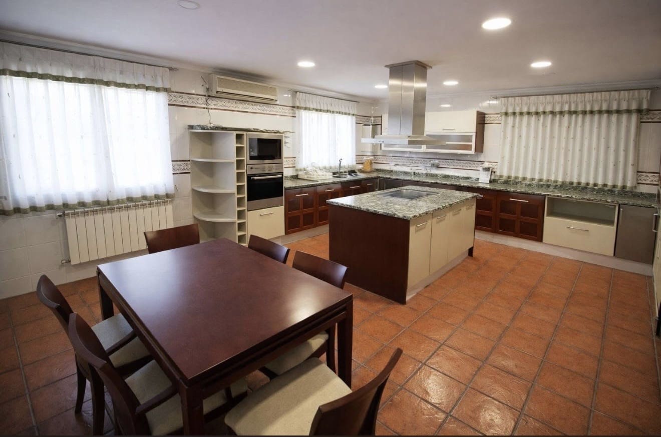 6 makuuhuone Huvila myytävänä paikassa Riba-roja de Turia mukana uima-altaan 
autotalli - 600 000 € (Ref: 9665470)