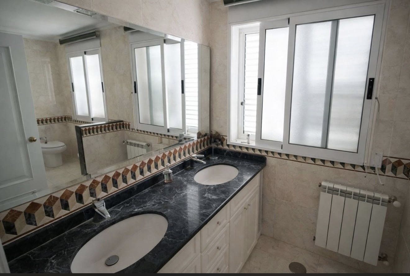 6 makuuhuone Huvila myytävänä paikassa Riba-roja de Turia mukana uima-altaan 
autotalli - 600 000 € (Ref: 9665470)