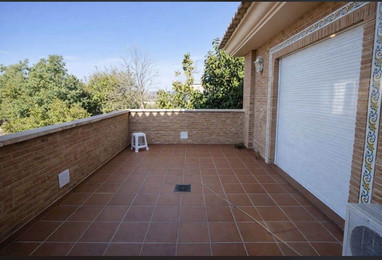 6 makuuhuone Huvila myytävänä paikassa Riba-roja de Turia mukana uima-altaan 
autotalli - 600 000 € (Ref: 9665470)