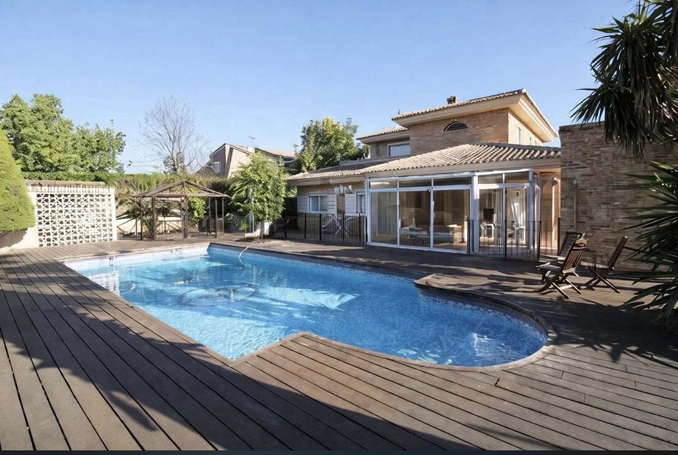 6 makuuhuone Huvila myytävänä paikassa Riba-roja de Turia mukana uima-altaan 
autotalli - 600 000 € (Ref: 9665470)