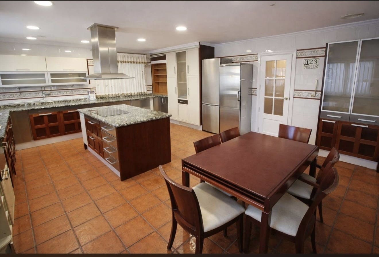 6 makuuhuone Huvila myytävänä paikassa Riba-roja de Turia mukana uima-altaan 
autotalli - 600 000 € (Ref: 9665470)