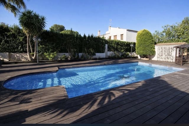 6 quarto Moradia para venda em Riba-roja de Túria com piscina garagem - 600 000 € (Ref: 9665470)