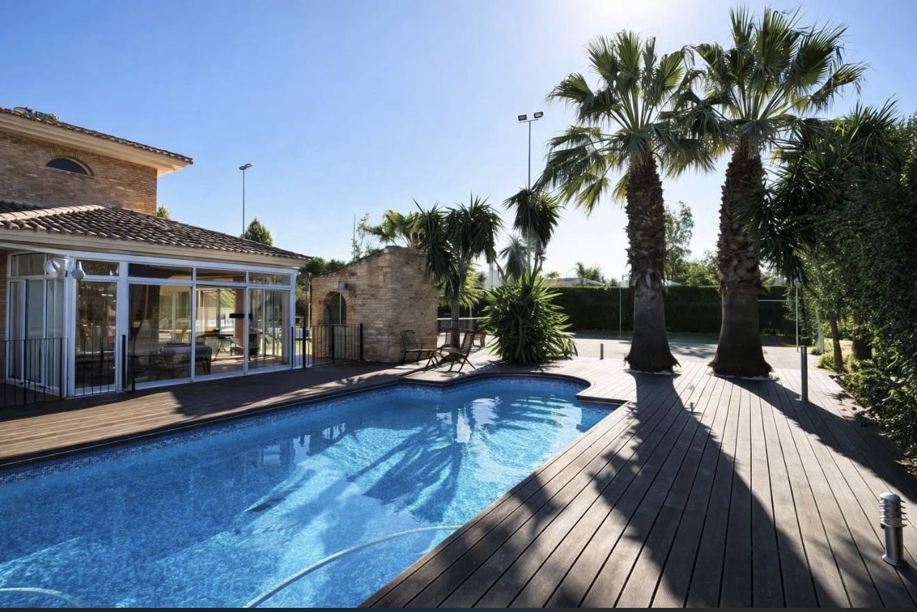 6 makuuhuone Huvila myytävänä paikassa Riba-roja de Turia mukana uima-altaan 
autotalli - 600 000 € (Ref: 9665470)