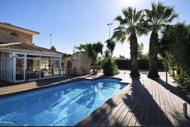 6 quarto Moradia para venda em Riba-roja de Túria com piscina garagem - 600 000 € (Ref: 9665470)