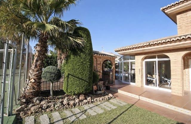 6 quarto Moradia para venda em Riba-roja de Túria com piscina garagem - 600 000 € (Ref: 9665470)