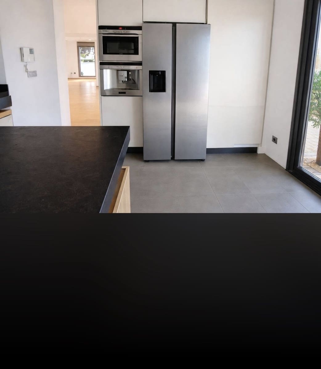 Chalet de 7 habitaciones en L'Eliana en venta con piscina - 875.000 € (Ref: 9669084)