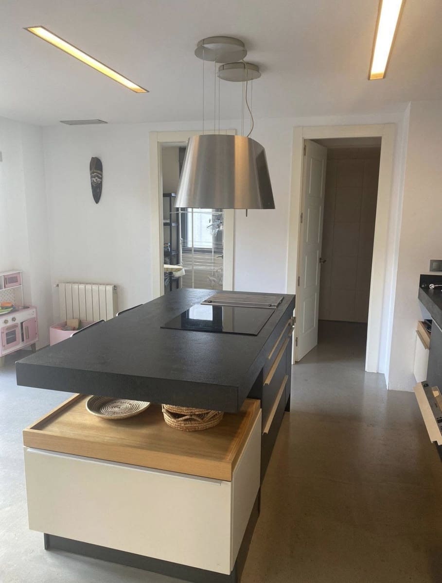 Chalet de 7 habitaciones en L'Eliana en venta con piscina - 875.000 € (Ref: 9669084)