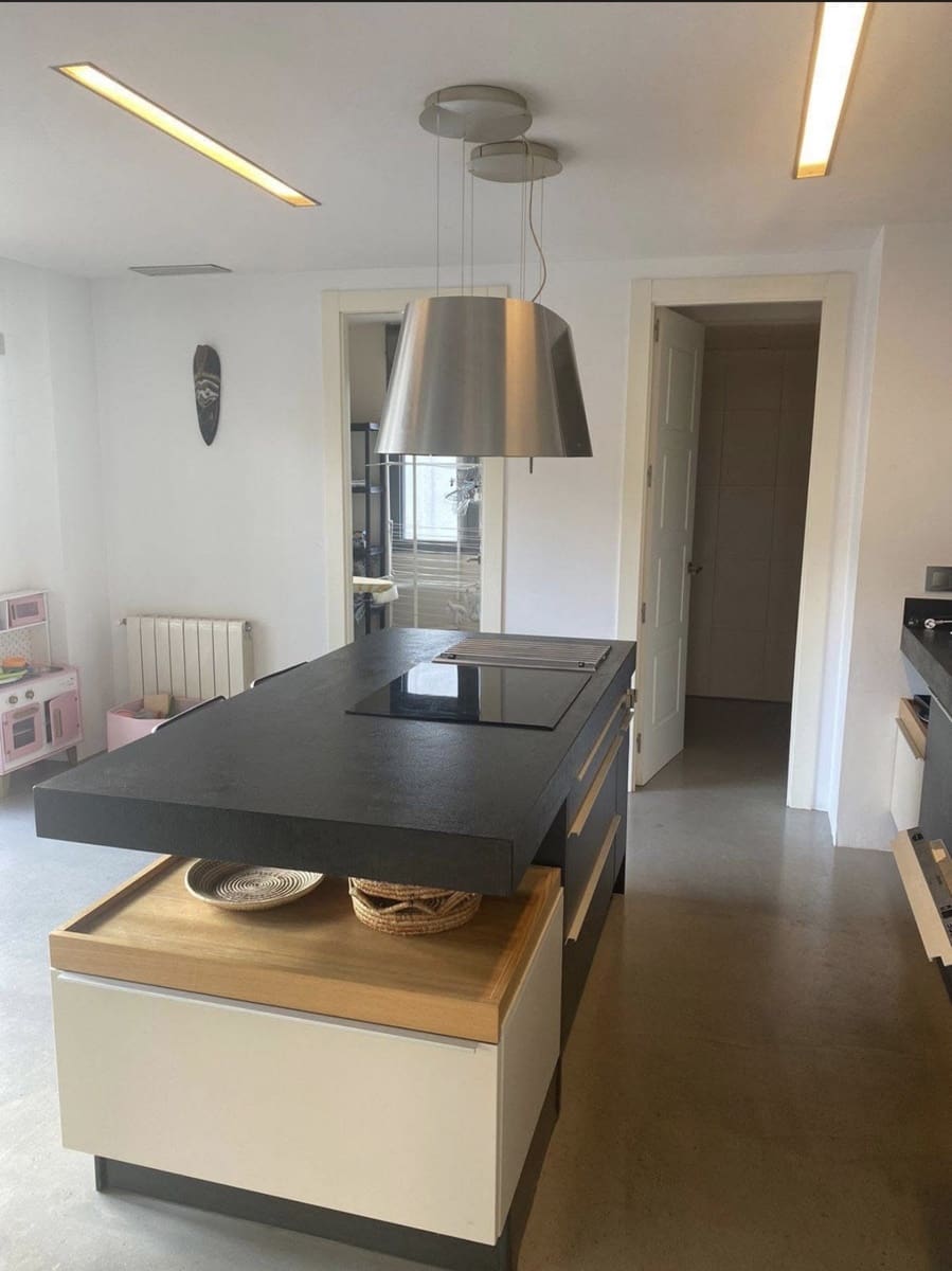 Chalet de 7 habitaciones en L'Eliana en venta con piscina - 875.000 € (Ref: 9669084)