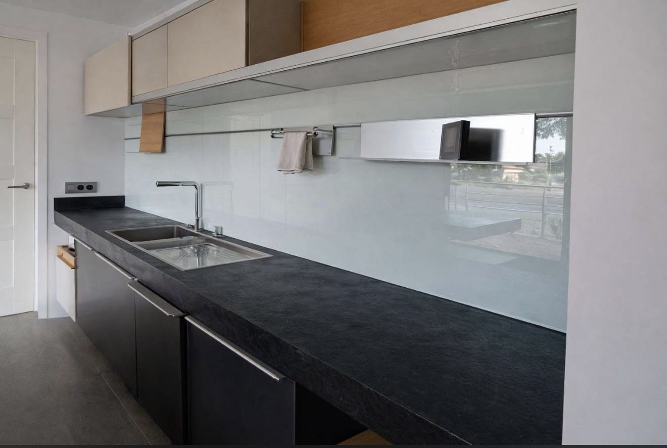 Chalet de 7 habitaciones en L'Eliana en venta con piscina - 875.000 € (Ref: 9669084)