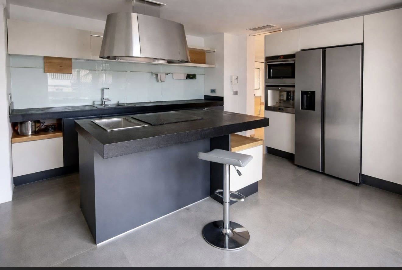 Chalet de 7 habitaciones en L'Eliana en venta con piscina - 875.000 € (Ref: 9669084)