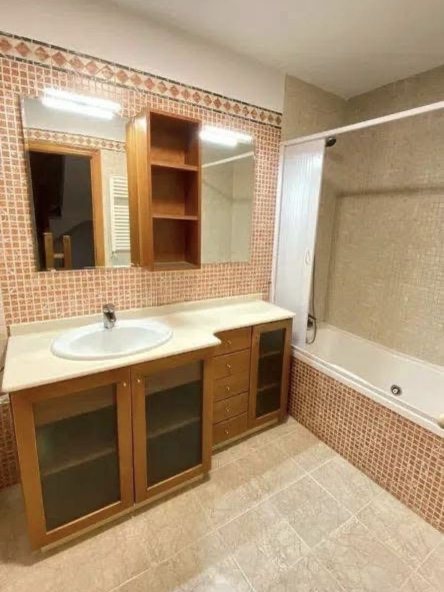 Casa de 5 habitaciones en La Cañada en alquiler con piscina - 2.000 € (Ref: 9669086)