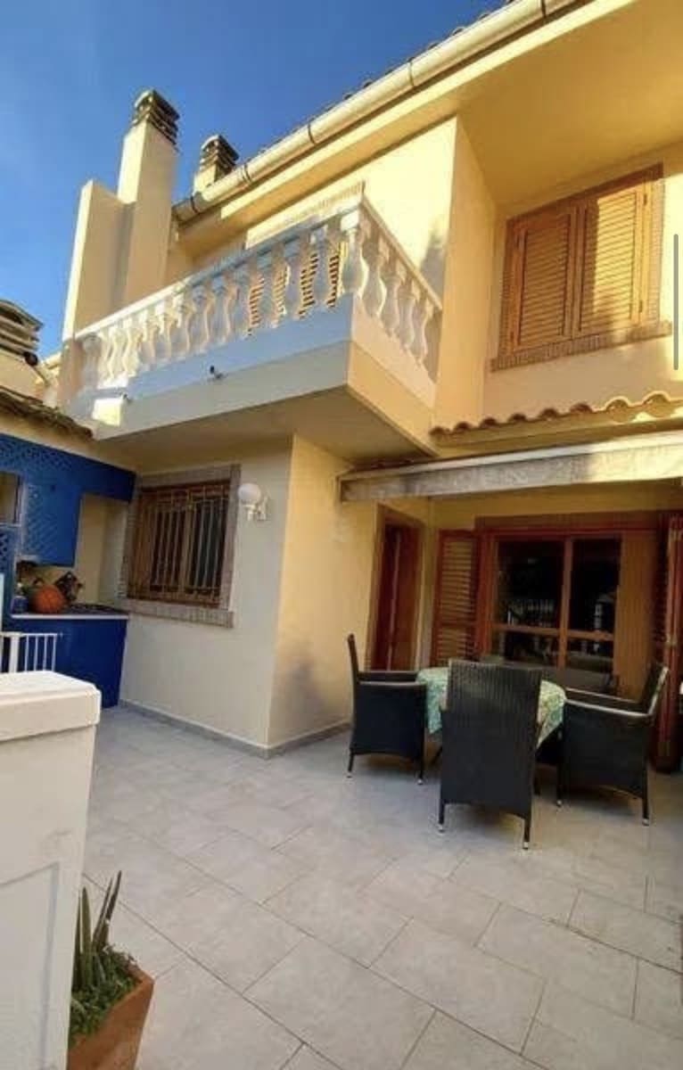 Casa de 5 habitaciones en La Cañada en alquiler con piscina - 2.000 € (Ref: 9669086)