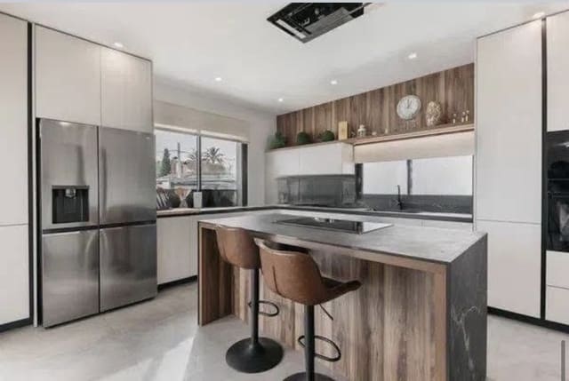 Villa/Maison de 3 chambres à louer à L'Eliana avec piscine - 5 500 € (Ref: 9669106)