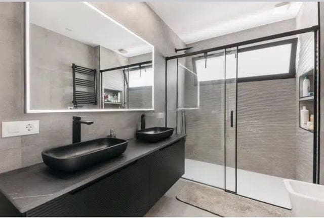 Villa/Maison de 3 chambres à louer à L'Eliana avec piscine - 5 500 € (Ref: 9669106)