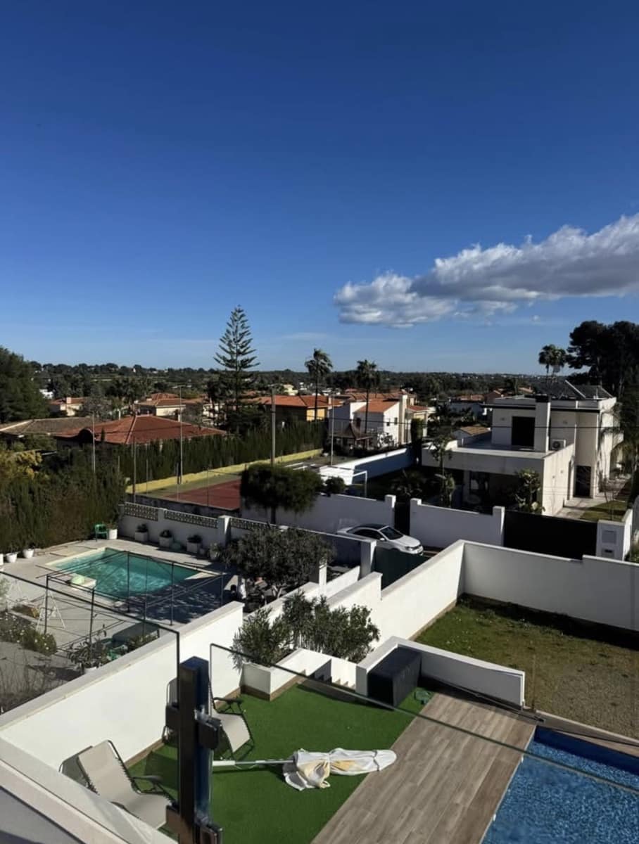 4 Zimmer Villa zu verkaufen in San Antonio de Benageber mit Pool - 850.000 € (Ref: 9669287)