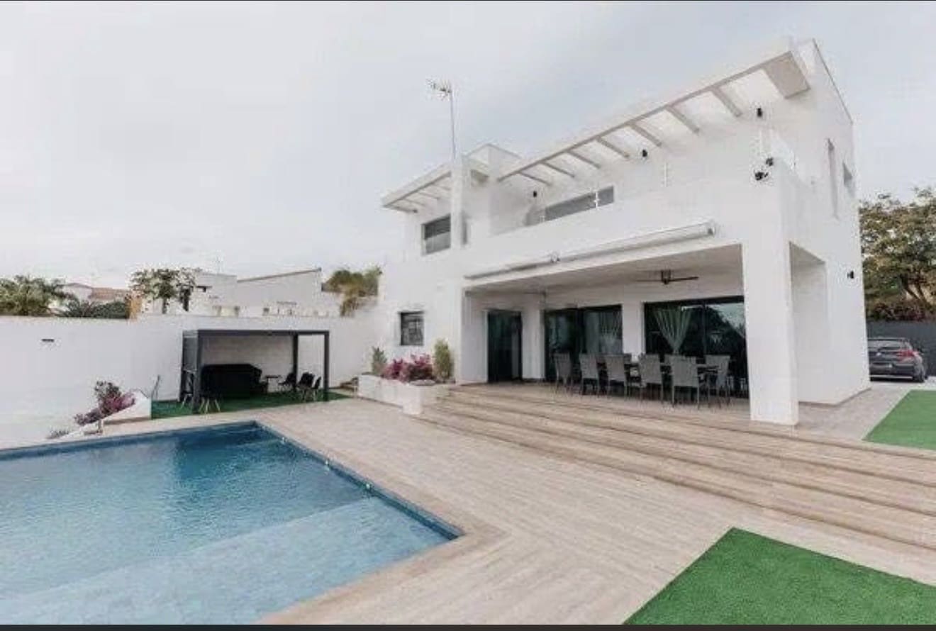 4 Zimmer Villa zu verkaufen in San Antonio de Benageber mit Pool - 850.000 € (Ref: 9669287)
