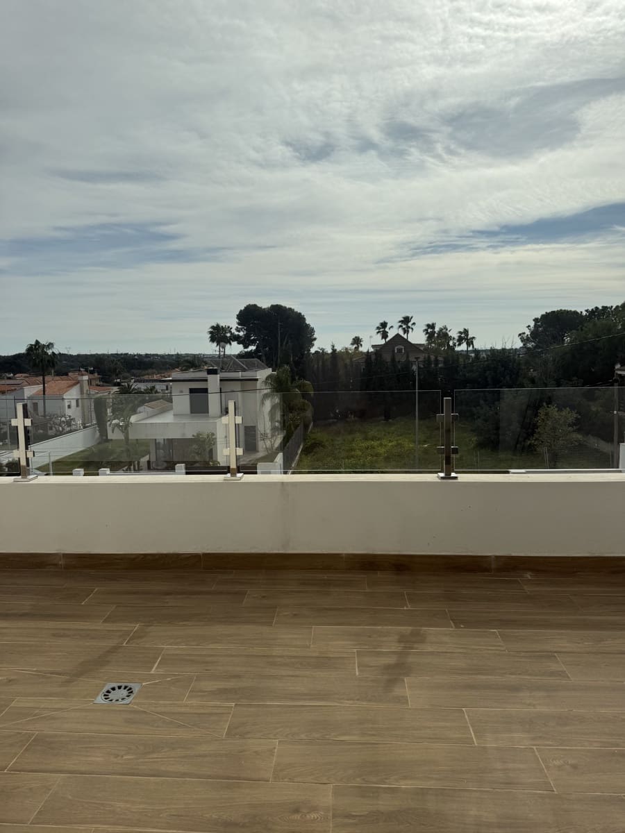 4 Zimmer Villa zu verkaufen in San Antonio de Benageber mit Pool - 850.000 € (Ref: 9669287)