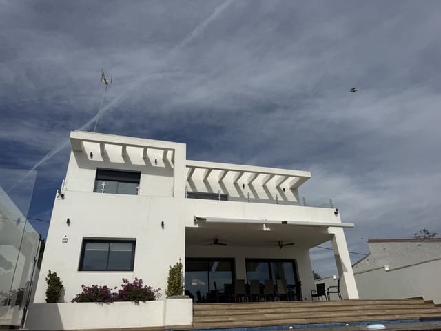 4 Zimmer Villa zu verkaufen in San Antonio de Benagéber mit Pool - 85.000 € (Ref: 9669287)