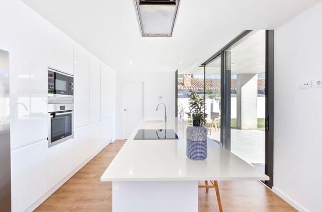 4 bedroom Villa for sale in L'Eliana with pool - € 1,380,000 (Ref: 9669444)