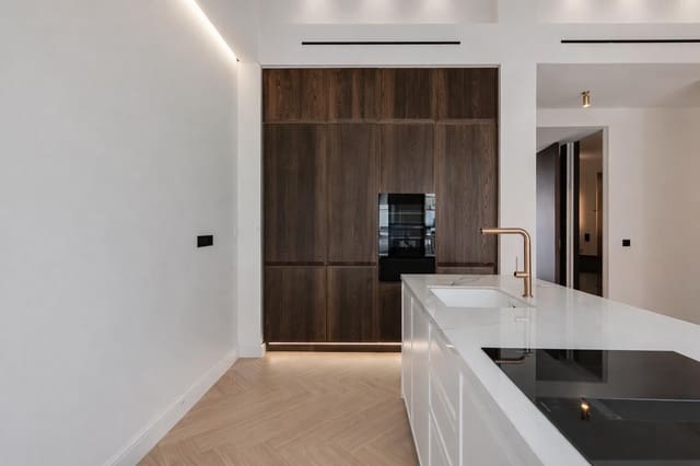 4 slaapkamer Appartement te koop in Valencia stad - € 1.310.000 (Ref: 9685624)