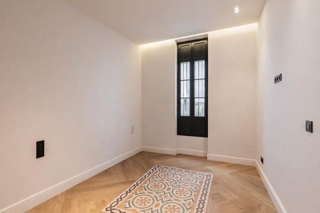 4 slaapkamer Appartement te koop in Valencia stad - € 1.310.000 (Ref: 9685624)