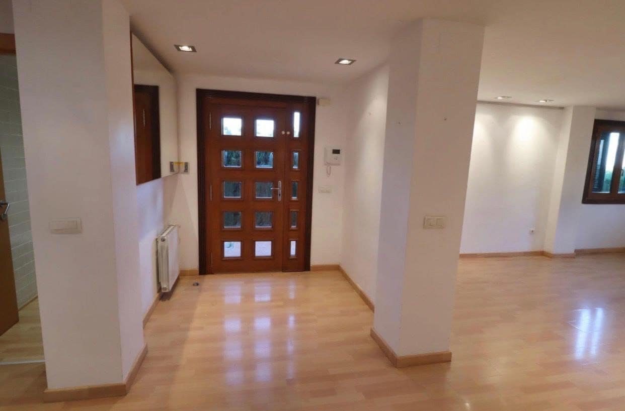 4 Zimmer Firma/Unternehmen zu vermieten in Masarrochos / Massarrojos mit Pool Garage - 2.800 € (Ref: 9723825)