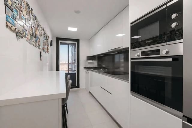 3 soveværelse Lejlighed til salg i Valencia de Don Juan med swimmingpool garage - € 475.000 (Ref: 9778810)