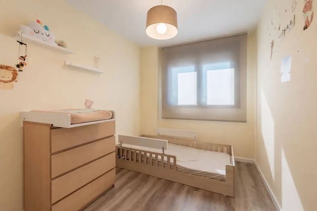 3 soveværelse Lejlighed til salg i Valencia de Don Juan med swimmingpool garage - € 475.000 (Ref: 9778810)