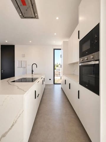 Chalet de 3 habitaciones en Llíria en venta con piscina - 420.000 € (Ref: 9808597)