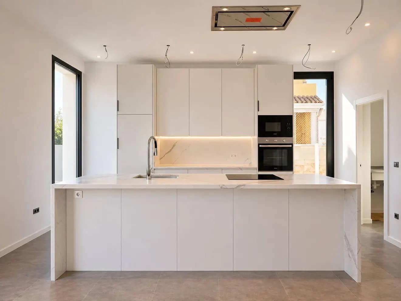 Chalet de 3 habitaciones en Llíria en venta con piscina - 420.000 € (Ref: 9808597)