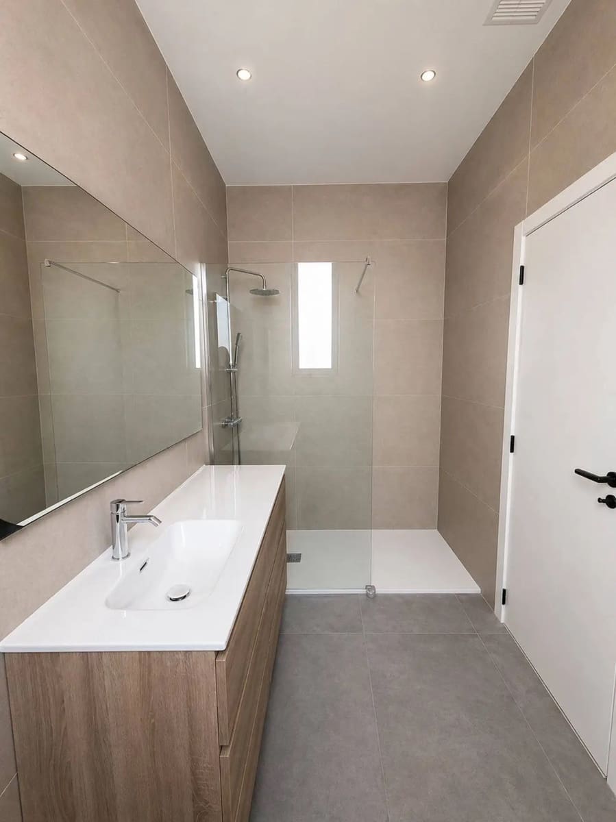 Chalet de 3 habitaciones en Llíria en venta con piscina - 420.000 € (Ref: 9808597)