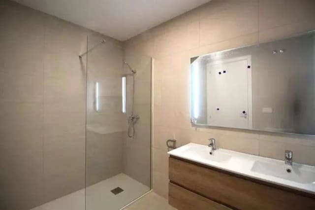 4 slaapkamer Rijtjeshuis te huur in Bétera - € 4.200 (Ref: 9808950)