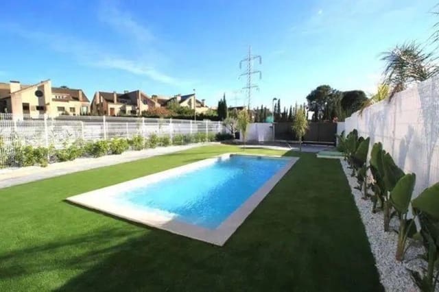 4 slaapkamer Rijtjeshuis te huur in Bétera - € 4.200 (Ref: 9808950)