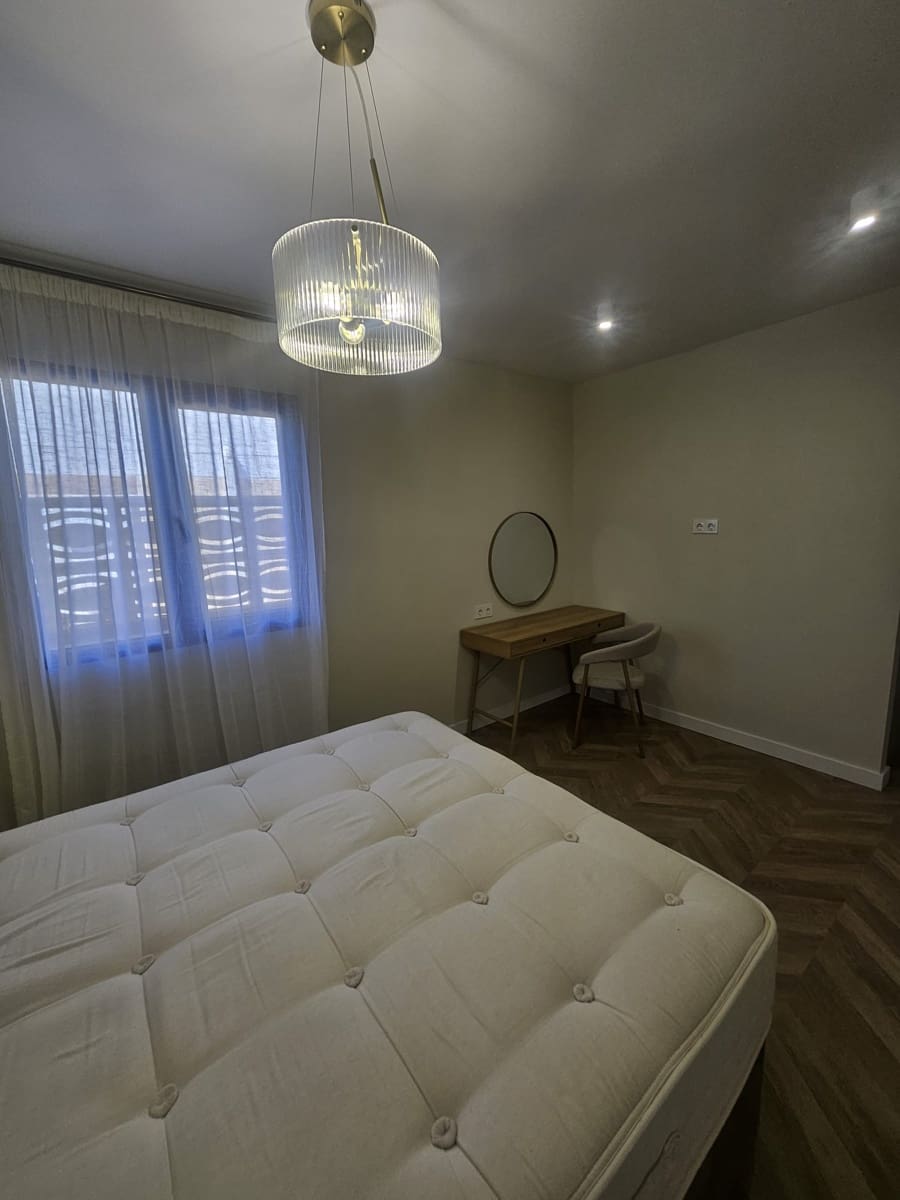 4 bedroom Townhouse for rent in Paterna - € 3,000 (Ref: 9844596)
