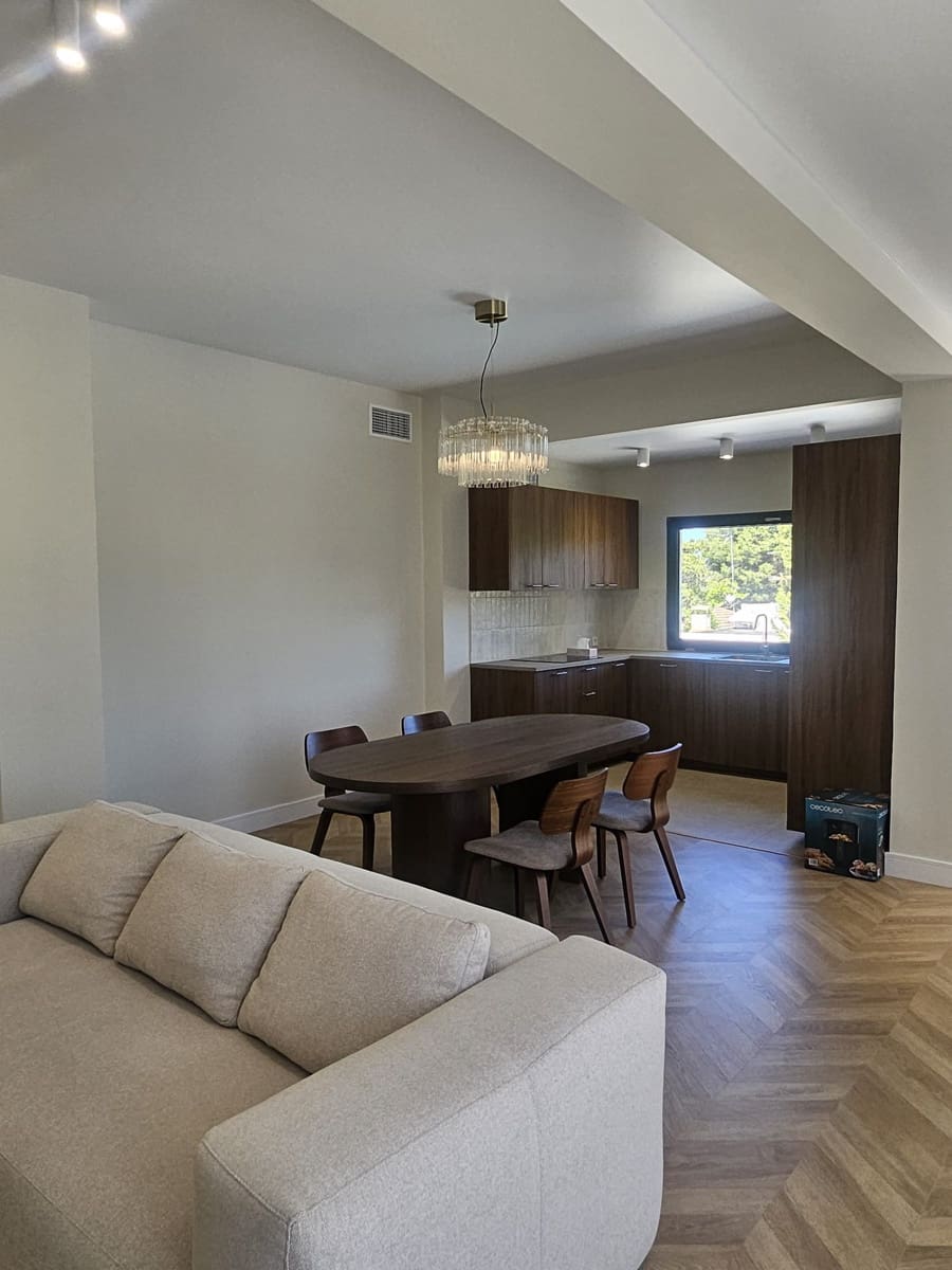 4 bedroom Townhouse for rent in Paterna - € 3,000 (Ref: 9844596)