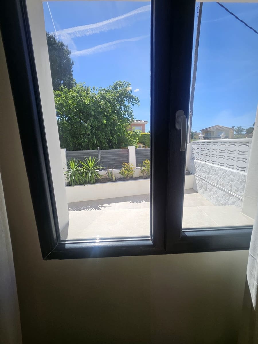 4 bedroom Townhouse for rent in Paterna - € 3,000 (Ref: 9844596)