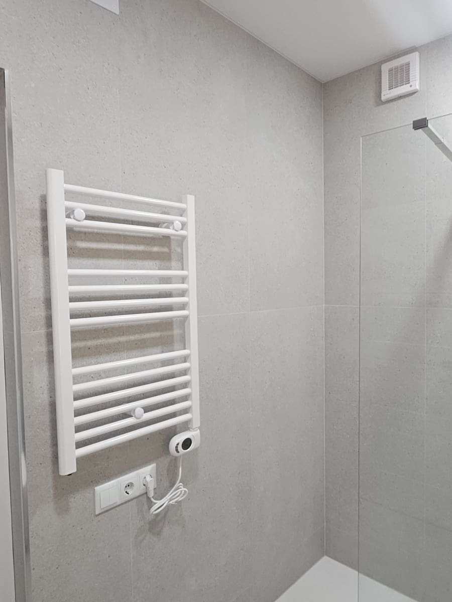 4 bedroom Townhouse for rent in Paterna - € 3,000 (Ref: 9844596)