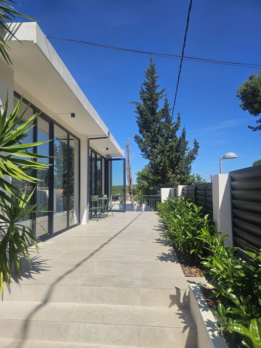 4 bedroom Townhouse for rent in Paterna - € 3,000 (Ref: 9844596)